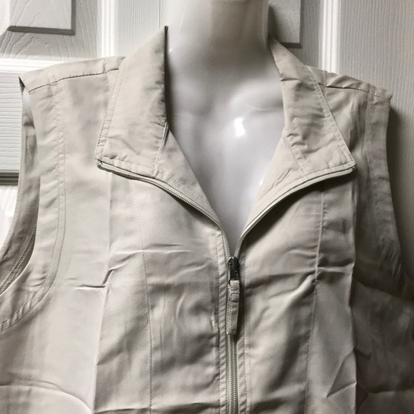 💖 Line Up Women’s Golf Jacket - Picture 3 of 7